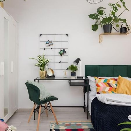 Specious City Center Studio With Park View Warsaw Ngoại thất bức ảnh