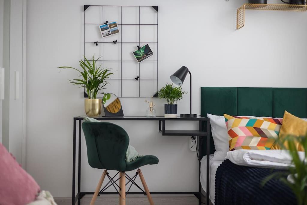 Specious City Center Studio With Park View Warsaw Ngoại thất bức ảnh